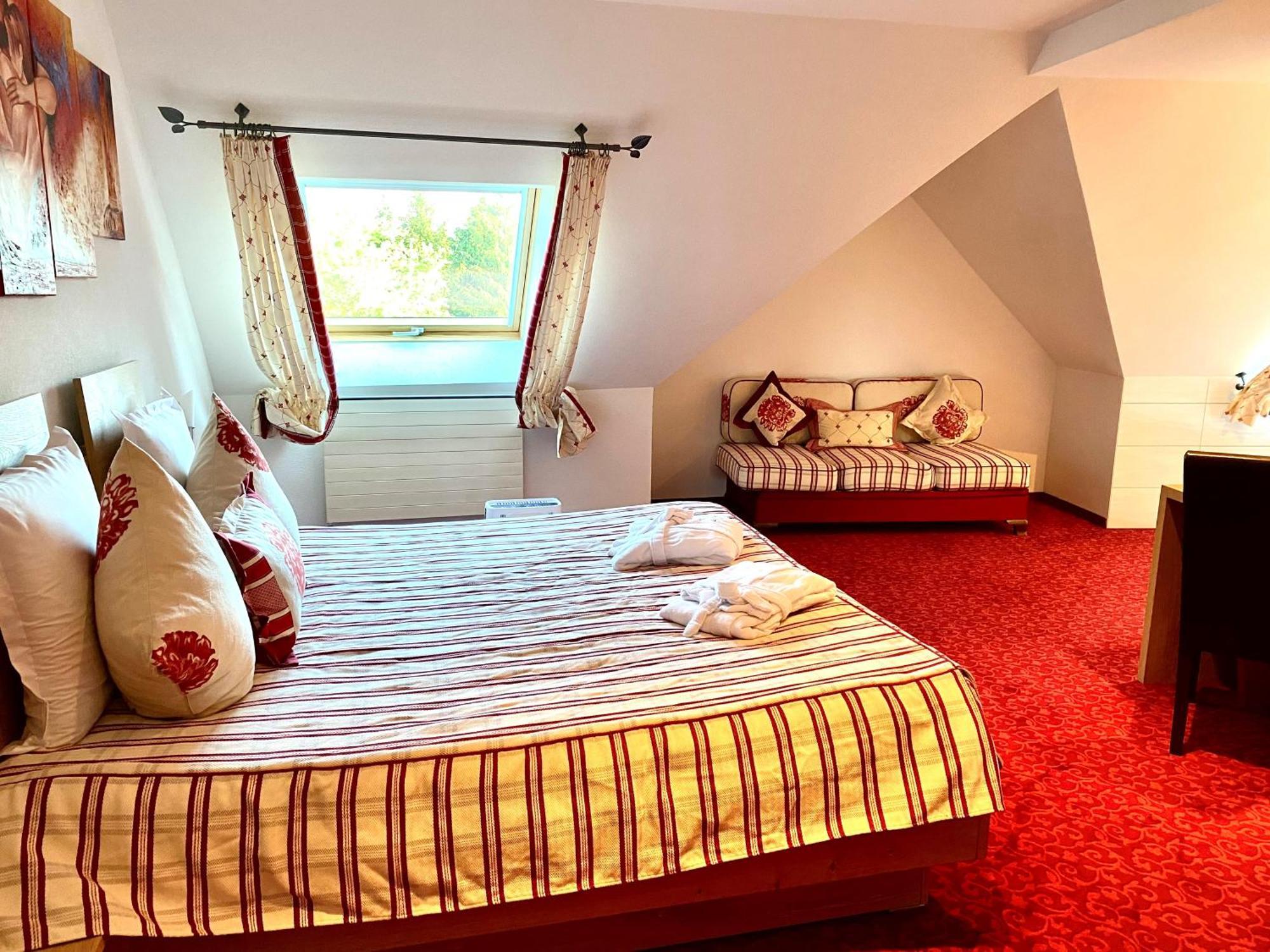 Hotel Restaurant Le Petit Kohlberg Lucelle ภายนอก รูปภาพ